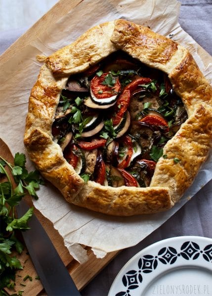 Tarta z bakłażanem, cukinią i pomidorem