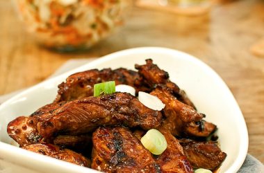 kurczak bulgogi, czyli po koreańsku z imbirem, sosem sojowym i olejem sezamowym